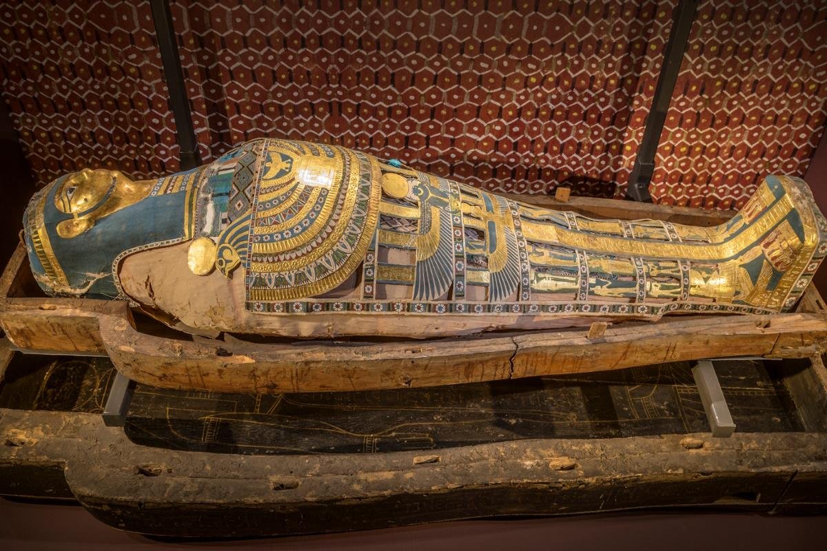 The mummy Neswaiu. Medelhavsmuseet, Stockholm. Photo: Ove Kaneberg, Världskulturmuseerna/Medelhavsmuseet. CC BY-SA 4.0