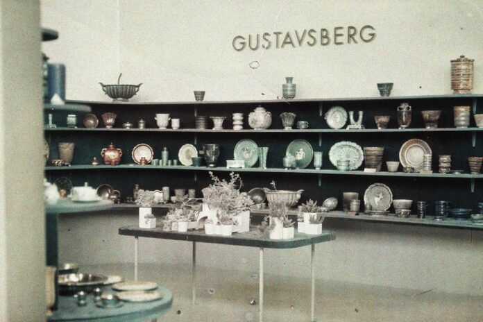 Gustavsberg porcelain factory, exhibit at the Stockholm Exhibition in 1930. Photo: Cronquist, Gustaf W:son (CC0 Public domain)