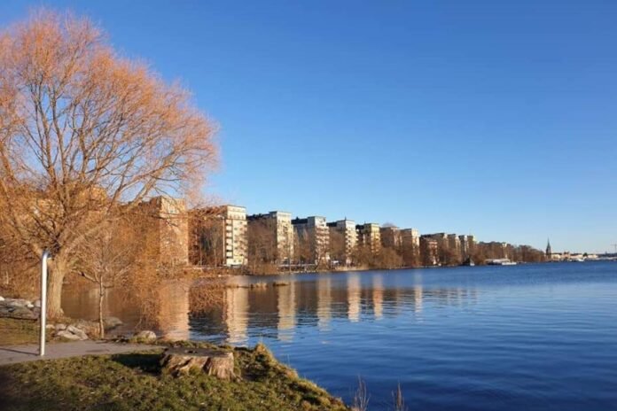 Riddarfjärden and Norr Mälarstrand, seen from Rålambshovsparken.