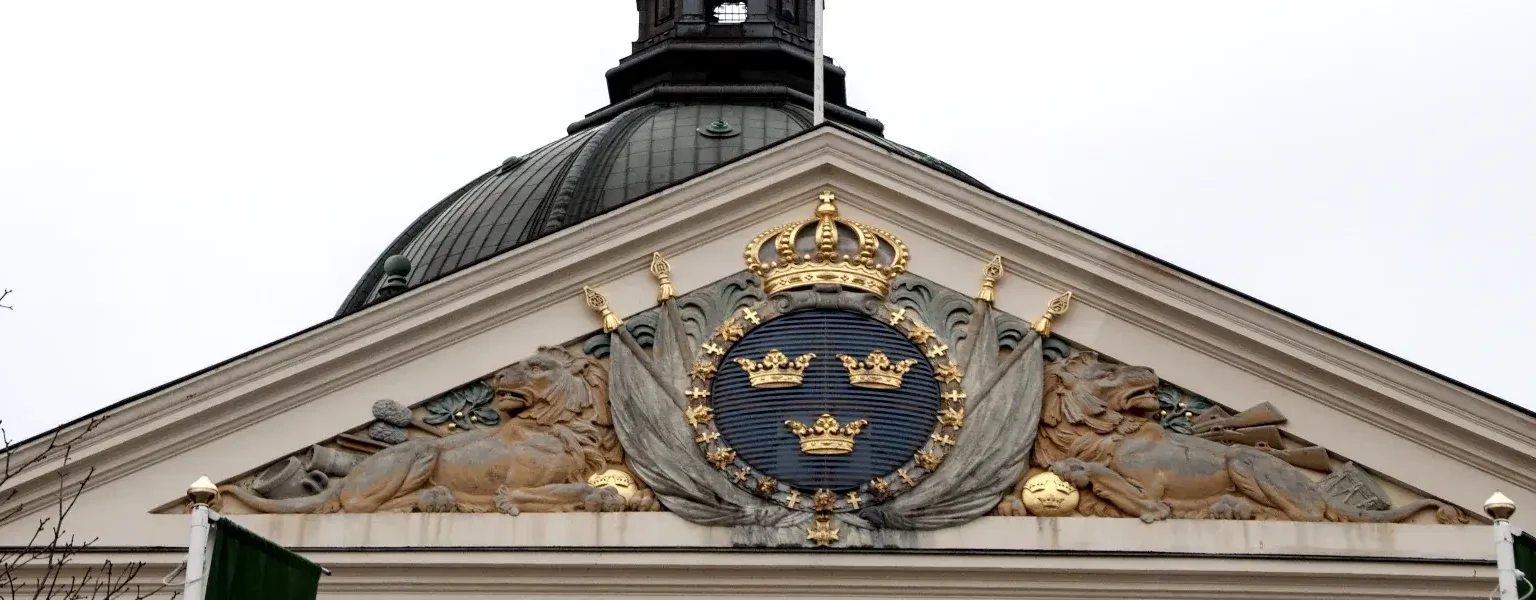 Detail of the front facade of the Army Museum in Stockholm. Photo: I99pema (CC BY-SA 3.0)