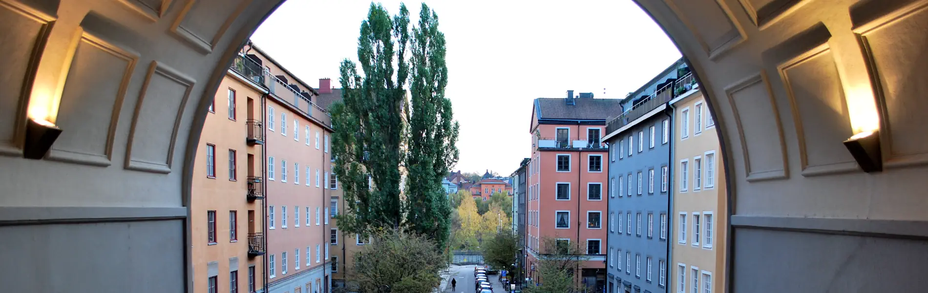 View of Völundsgatan in the Atlas area, looking south with Kungsholmen in the background. Photo: Helge Høifødt (CC BY-SA 3.0)