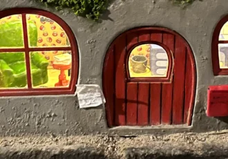 Detail from Bamse’s little home on Högbergsgatan in Södermalm, Stockholm. Photo: © S.R./StockholmMuseum.com