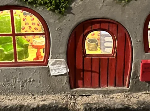 Detail from Bamse’s little home on Högbergsgatan in Södermalm, Stockholm. Photo: © S.R./StockholmMuseum.com