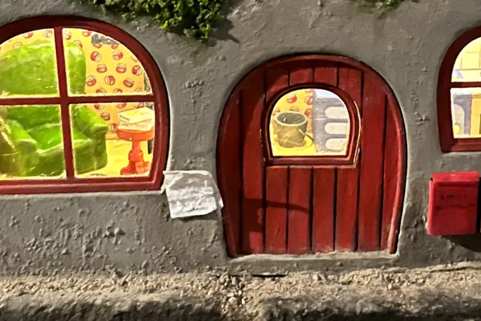 Detail from Bamse’s little home on Högbergsgatan in Södermalm, Stockholm. Photo: © S.R./StockholmMuseum.com