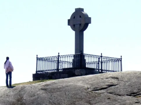 Ansgar cross within the ancient fortress at Birka outside Stockholm. Photo: Holger.Ellgaard . (CC BY-SA 4.0)