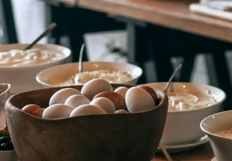 A Stockholm hotel breakfast typically offers more dishes than a traditional breakfast at home. Photo: Maria Orlova (Pexels.com)