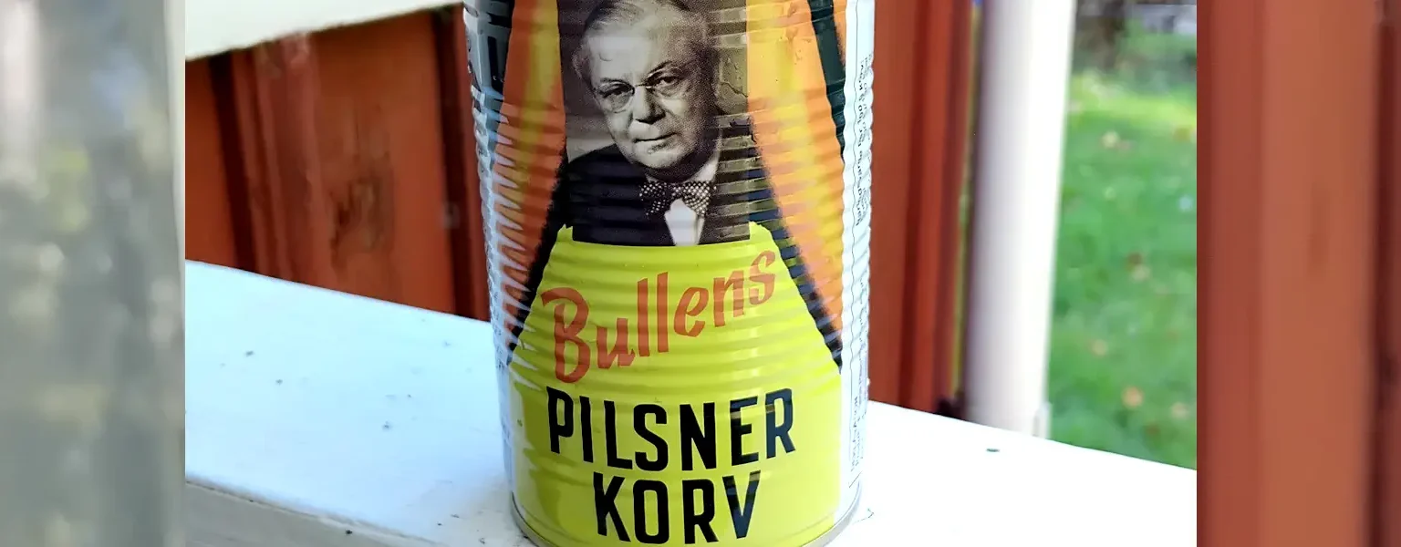 An opened can of Bullens Pilsner Sausage. © StockholmMuseum.com