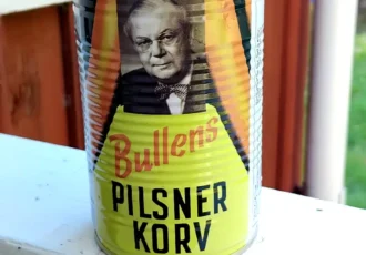 An opened can of Bullens Pilsner Sausage. © StockholmMuseum.com