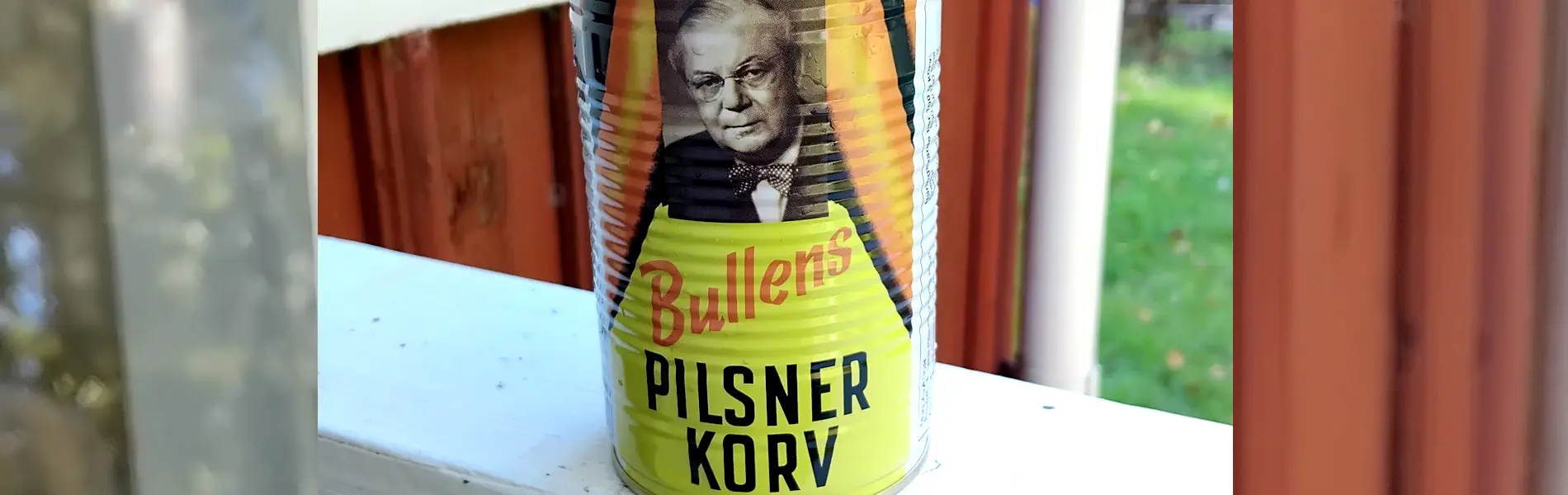 An opened can of Bullens Pilsner Sausage. © StockholmMuseum.com