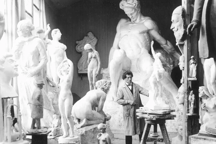 Carl Eldh in his studio. Photo: Svenska Dagbladet - Digitala stadsmuseet/Public domain
