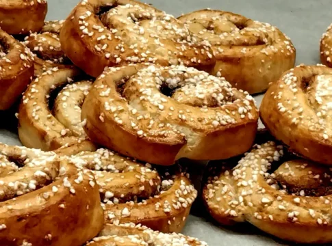 A cinnamon bun with coffee is a typical Swedish fika. Photo: © StockholmMuseum.com