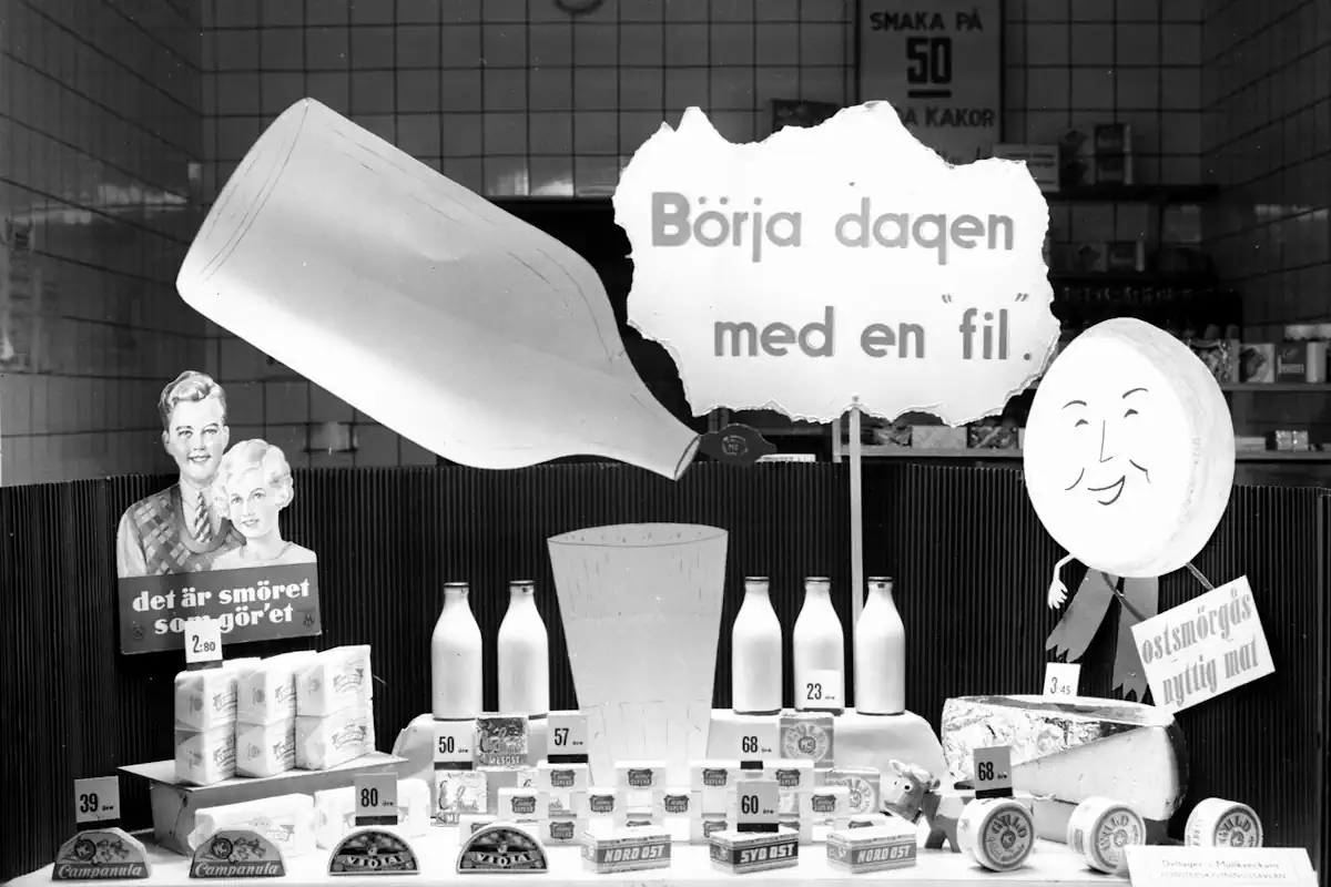 Advertisement for filmjölk consumption at a dairy, 1948. Photo: Eric Kling - Sörmlands museum (CC BY 4.0)