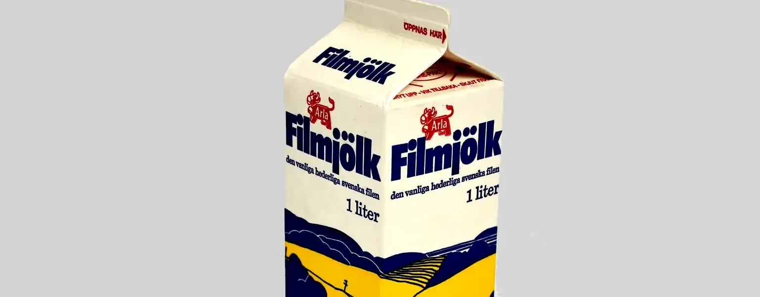 A 1-liter package of Swedish filmjölk, 1960s-1970s. Photo: Västmanlands läns museum (CC BY 4.0)