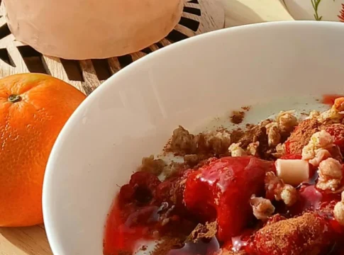 A traditional Swedish breakfast often includes filmjölk, yogurt, or milk. Photo: The_a DoTe (Pexels.com)