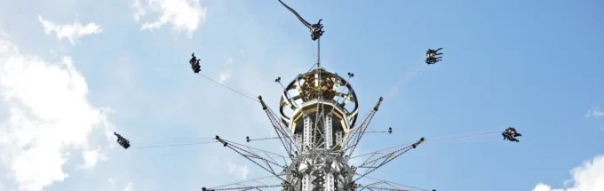 With its 121 meters, Eclipse at Gröna Lund is one of the world's tallest swing rides. Photo: © Gröna Lund