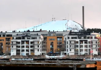 Hammarbybacken seen from Sickla Udde just south of Södermalm in Stockholm. Photo: Arild Vågen (CC BY-SA 3.0)