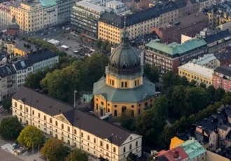 Aerial view of Östermalm and the Hedvig Eleonora Church in Stockholm. Photo: Arild Vågen (CC BY-SA 4.0)