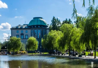The paddling pool below Observatorielunden in central Stockholm. Photo: Michelle Maria (CC BY 3.0)