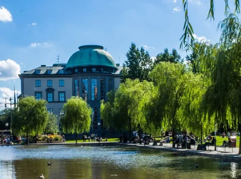 The paddling pool below Observatorielunden in central Stockholm. Photo: Michelle Maria (CC BY 3.0)