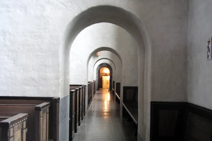 Uncommon side aisle in Högalid Church in Södermalm, Stockholm. Photo: Håkan Svensson Xauxa (CC BY 3.0)