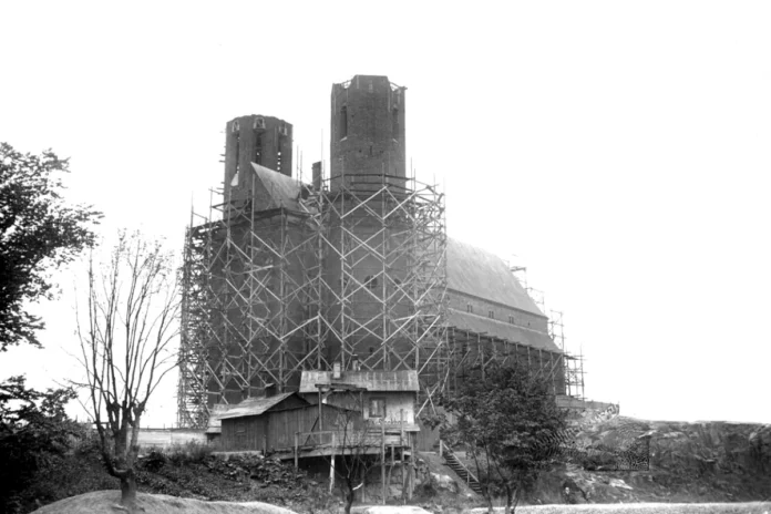 Högalid Church in Stockholm under construction in 1919. Photo: Stockholms Stadsmuseum (Public domain)