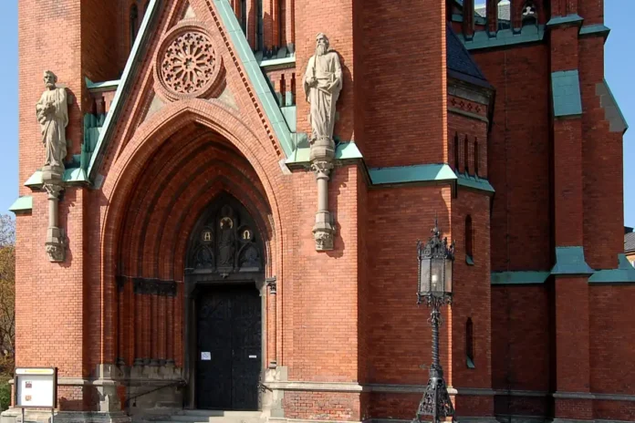 The main portal of St. John's Church in Stockholm. Photo: FriskoKry (CC BY-SA 3.0)