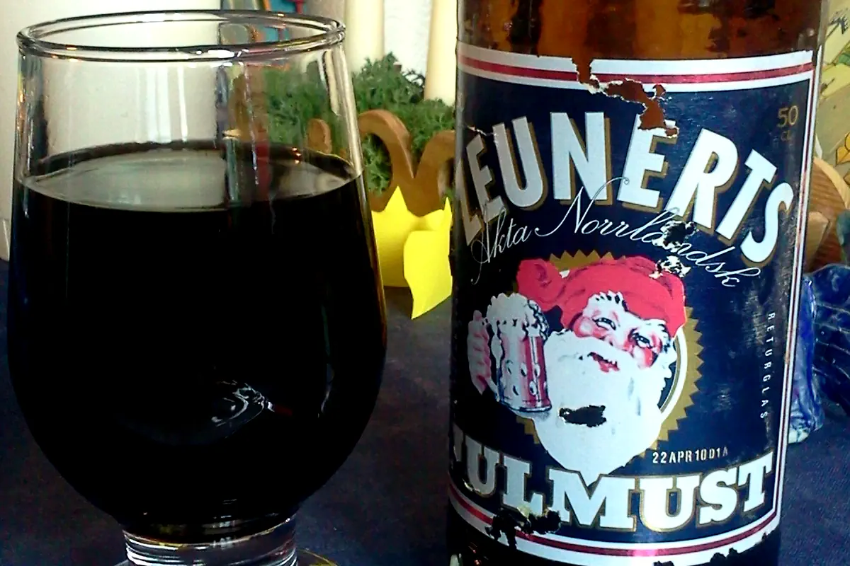 A julmust from northern Sweden, produced by the Zeunerts brewery.