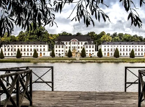 Karlberg Palace in central Stockholm, seen from Kungsholmen. Photo: Albabos (CC BY-SA 3.0)
