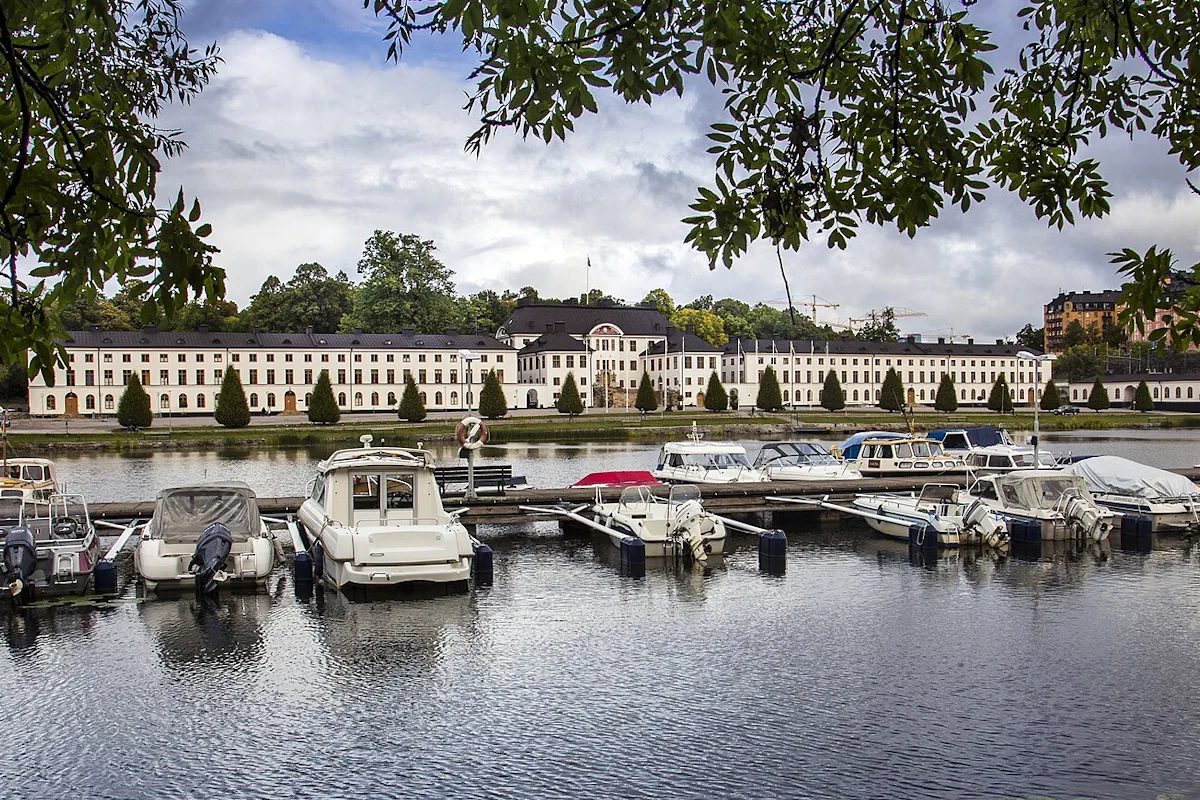 Karlberg Palace in Stockholm, seen from the Kungsholm side. Photo: Albabos (CC BY-SA 3.0)