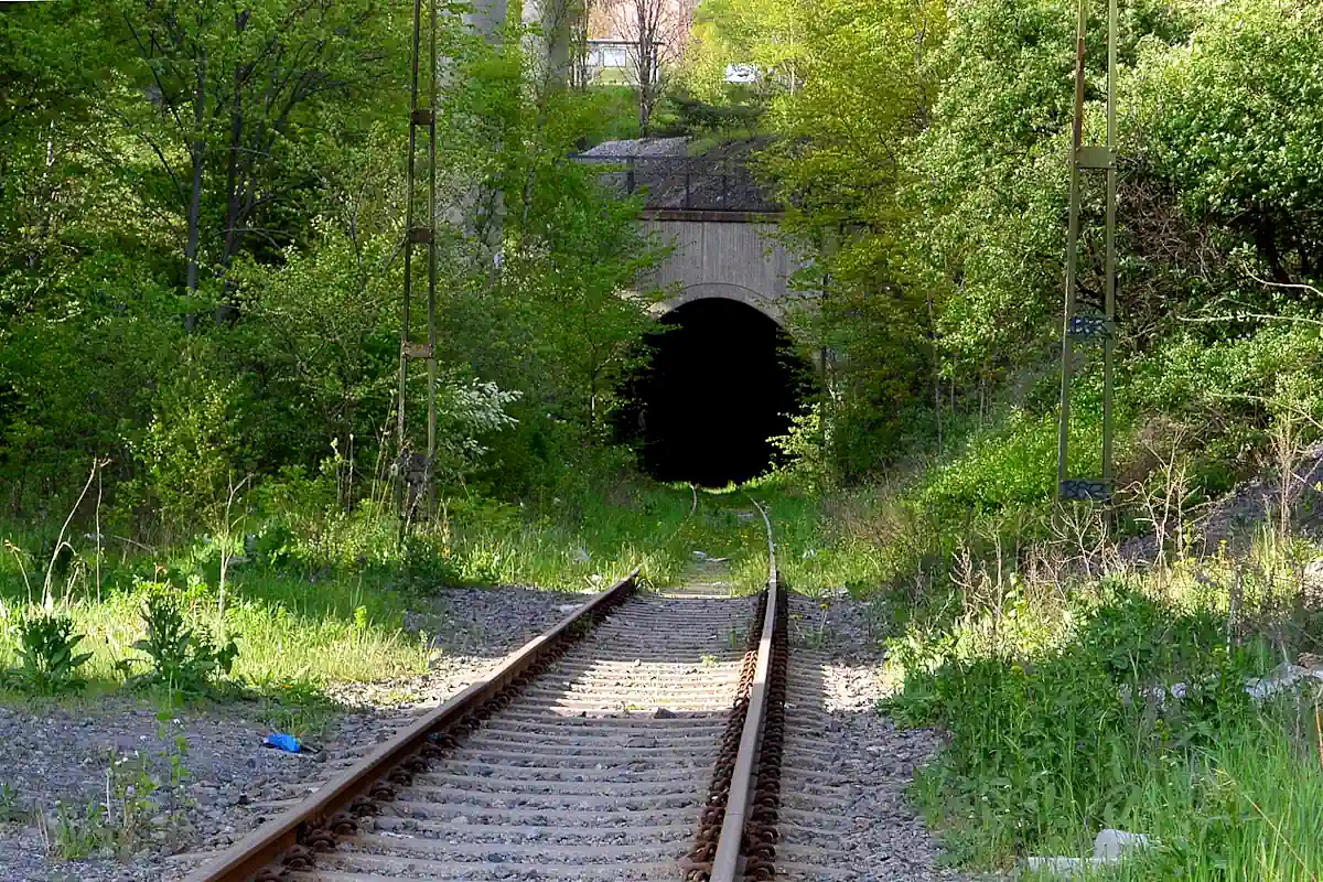 Old railway tracks bear witness to the former industrial activity in Liljeholmen. Photo: Johan Fredriksson (CC BY-SA 3.0)