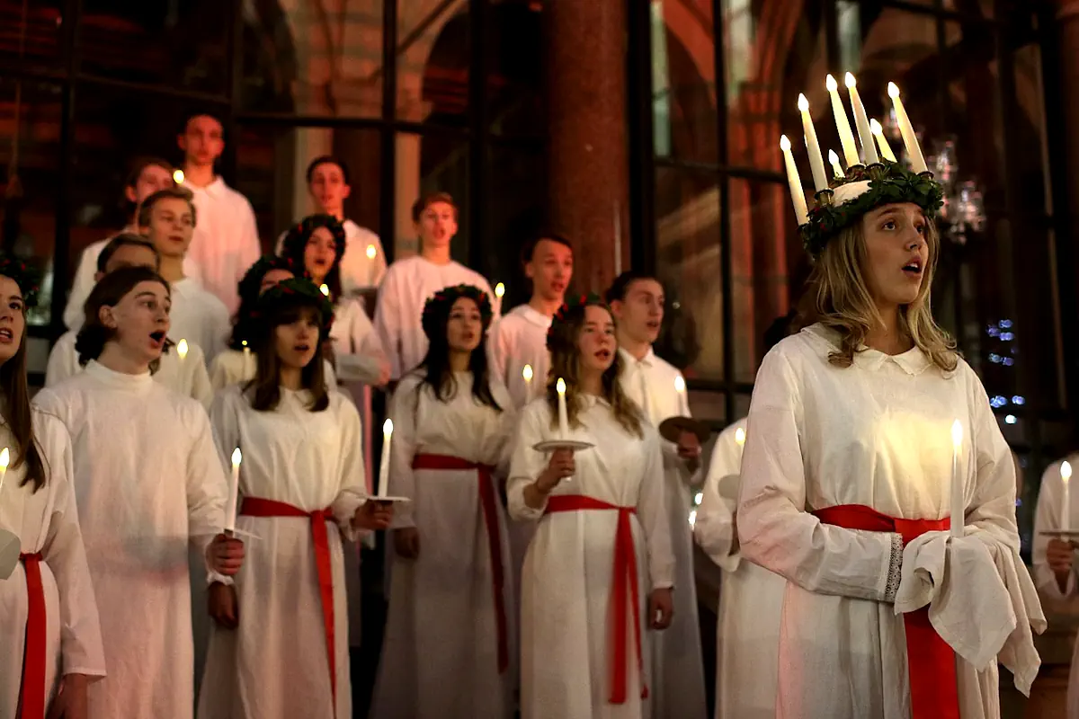 A group of Swedish singers perform the Lucia at the Foreign & Commonwealth Office in London. Photo: Foreign and Commonwealth Office (CC BY 2.0)