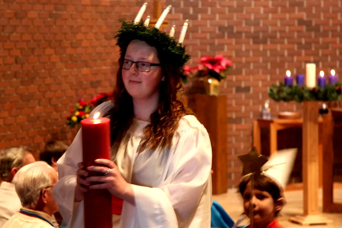 Lucia is also celebrated in Swedish communities in the USA, here at the Swedish-American Lutheran Church in Rochester, Minnesota. Photo: Jonathunder (GFDL 1.2)
