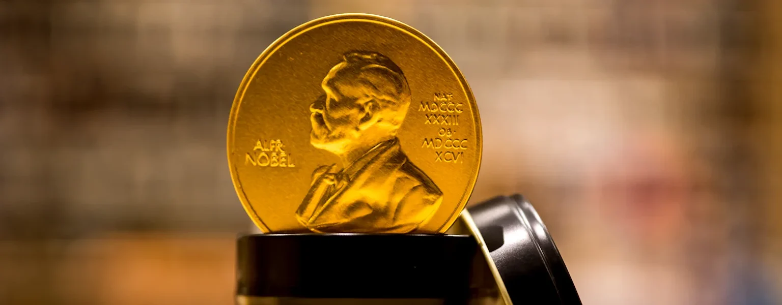 The chocolate medal traditionally served at the Nobel Banquet. © Nobel Prize Outreach. Photo: Alexander Mahmoud