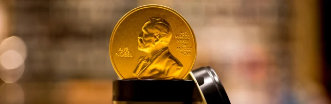 The chocolate medal traditionally served at the Nobel Banquet. © Nobel Prize Outreach. Photo: Alexander Mahmoud