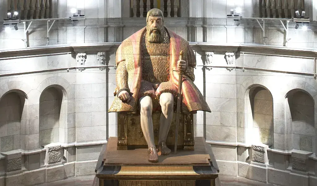 Gustav Vasa (by Carl Milles) in the grand hall of the Nordic Museum. Photo: Karolina Kristensson, Nordiska museet.
