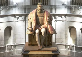 Gustav Vasa (by Carl Milles) in the grand hall of the Nordic Museum. Photo: Karolina Kristensson, Nordiska museet.