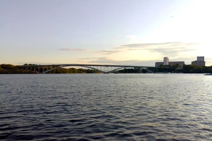 View from the Norr Mälarstrand's waterfront promenade, Stockholm. Photo: © StockholmMuseum.com, 2025