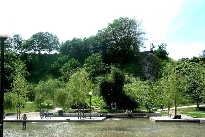 Observatoriekullen in Stockholm, viewed from Sveavägen. Photo: Lennart Kjellman (CC BY-SA 3.0)