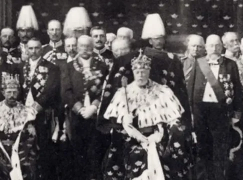 King Oscar II opens the extraordinary parliament session of 1905 in the Hall of State at the Royal Palace of Stockholm in connection with the repeal of the Act of Union. Photo: Unknown (Public domain)