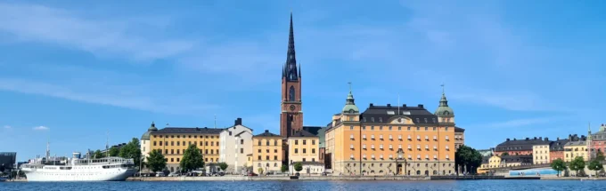 Riddarholmen Church seen from the south from Söder Mälarstrand. Photo: IngimarE (CC BY-SA 4.0)