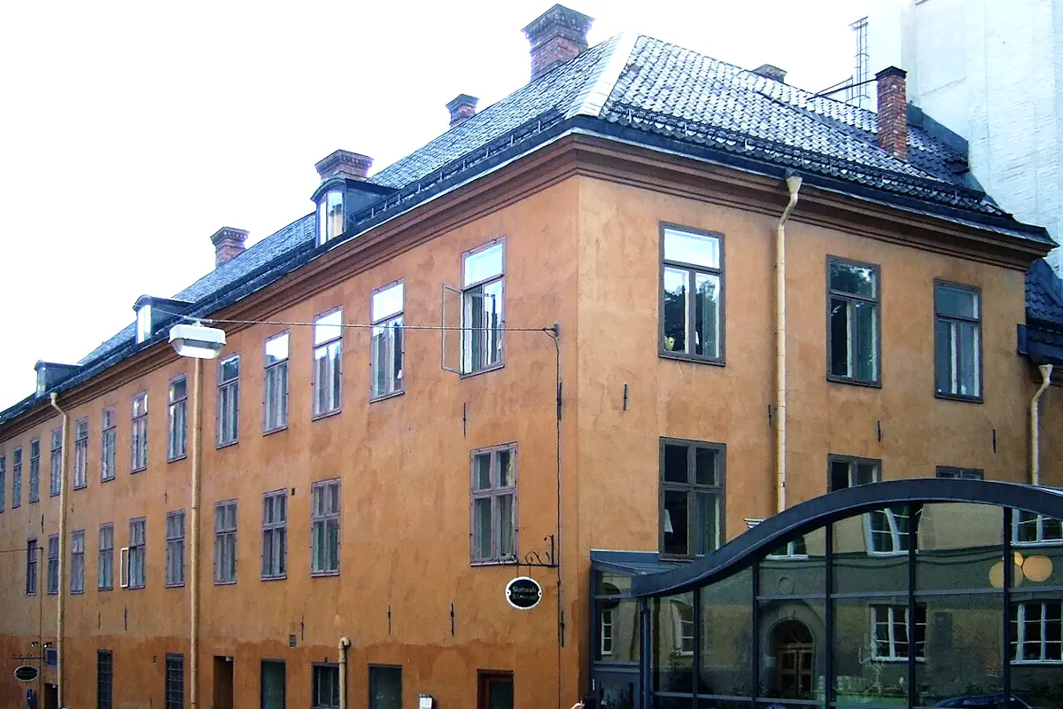 The remaining parts of Rörstrand palace in Birkastan, where production once began. Photo: Lennart Kjellman (CC BY 3.0)