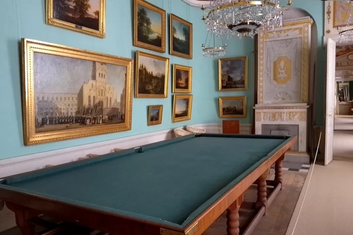 Karl XIV Johan allowed no other games than billiards at the palace. Photo: © StockholmMuseum.com