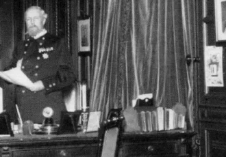 King Oscar II of Sweden in his office in the castle in Oslo. Photo: Unknown (Public domain)