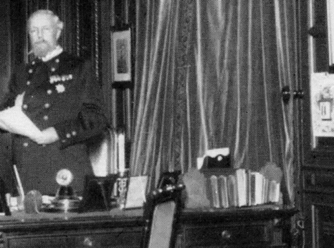 King Oscar II of Sweden in his office in the castle in Oslo. Photo: Unknown (Public domain)