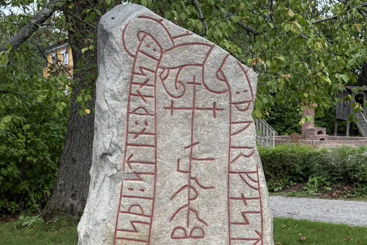 Runestone from Linga (Södermanland), now at Skansen—raised by Helgulv and Disa in memory of Torfast.