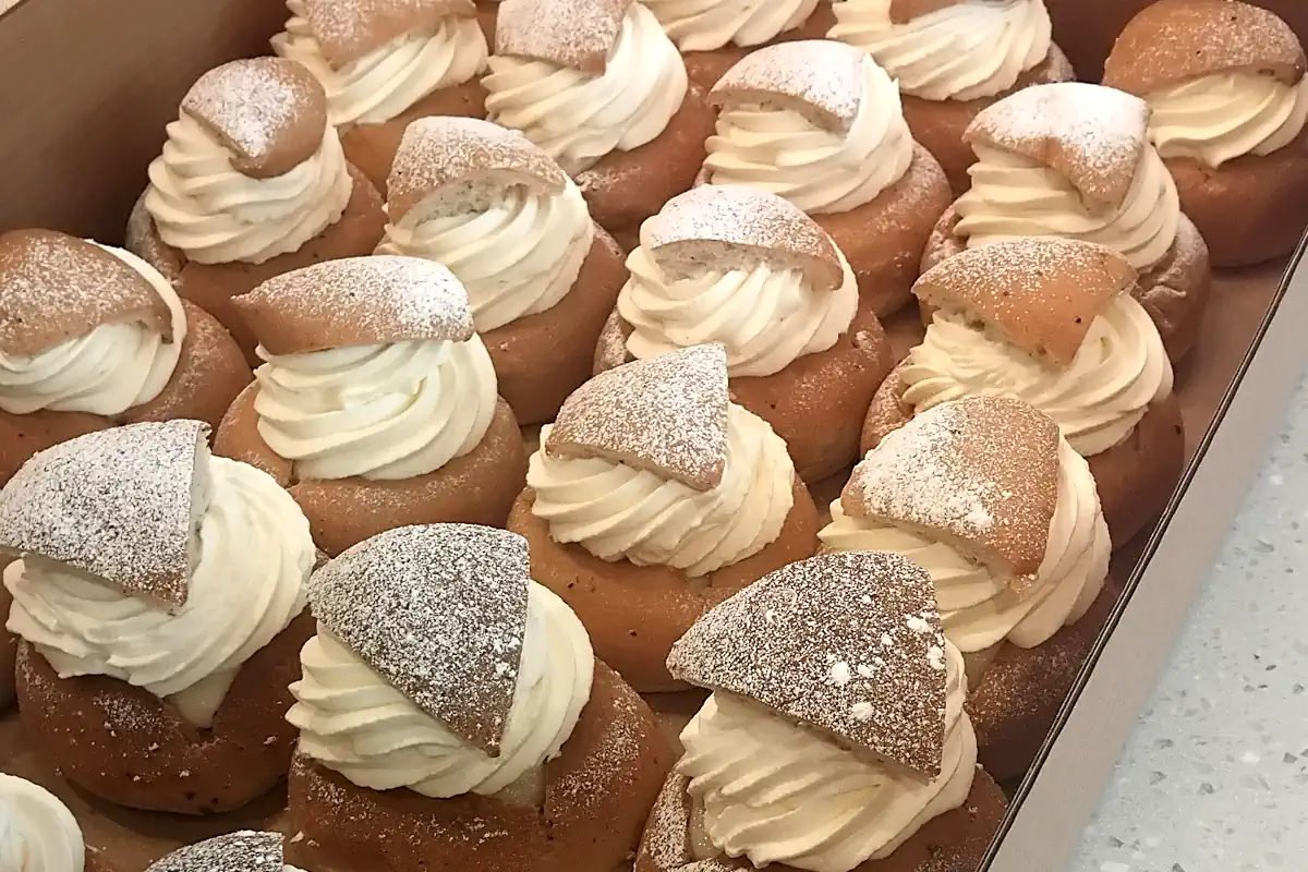 Semlor in abundance — Sweden’s beloved Lenten buns piled high with cream and ready to be enjoyed on Fettisdagen. Photo: © StockholmMuseum.com, 2026