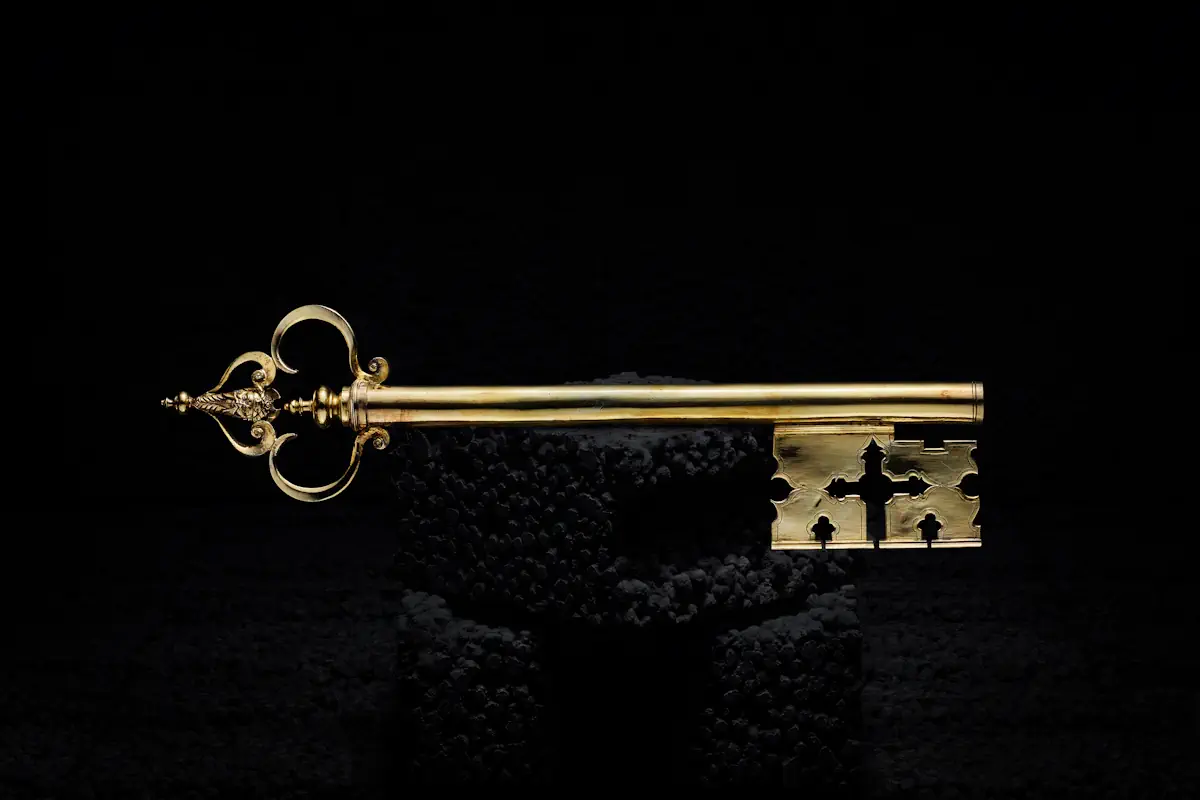 Erik XIV’s state key. The key was introduced as a regalia item by Erik XIV at his coronation in 1561. Photo: Bruno Ehrs Kungl. Hovstaterna, (c) Kungl. Hovstaterna