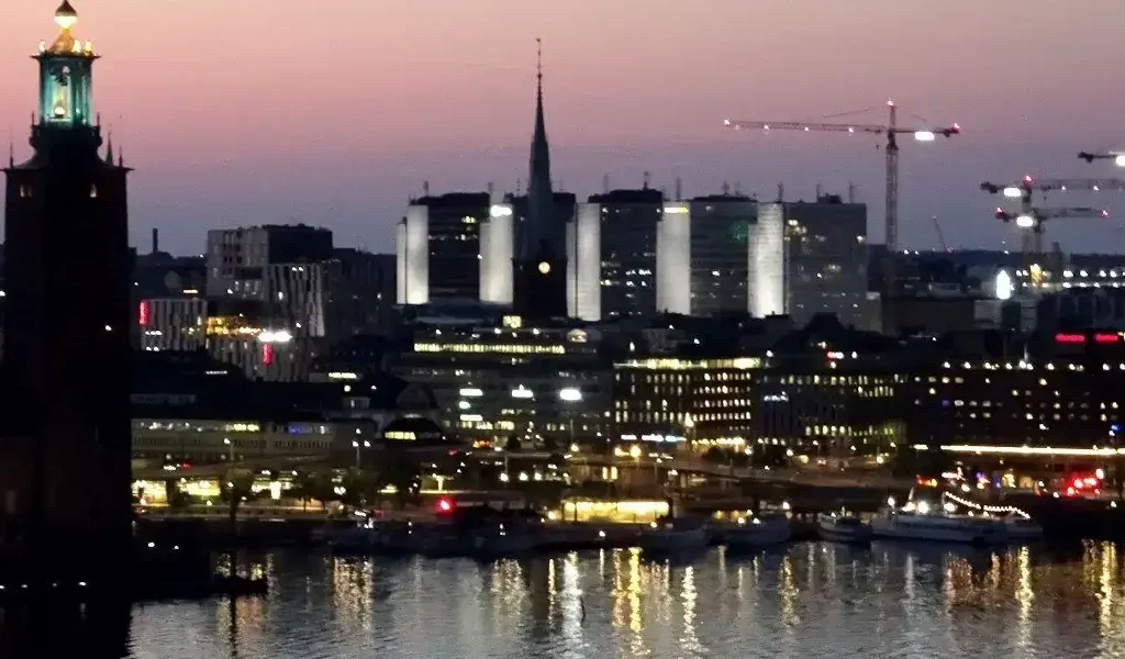 View from Skinnarviksberget towards Stockholm city hall. Photo: Holger.Ellgaard (CC BY-SA 4.0).
