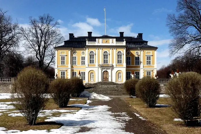 Steninge Palace outside Märsta in northern Stockholm, façade facing Lake Mälaren. Photo: Holger.Ellgaard (CC BY-SA 3.0)