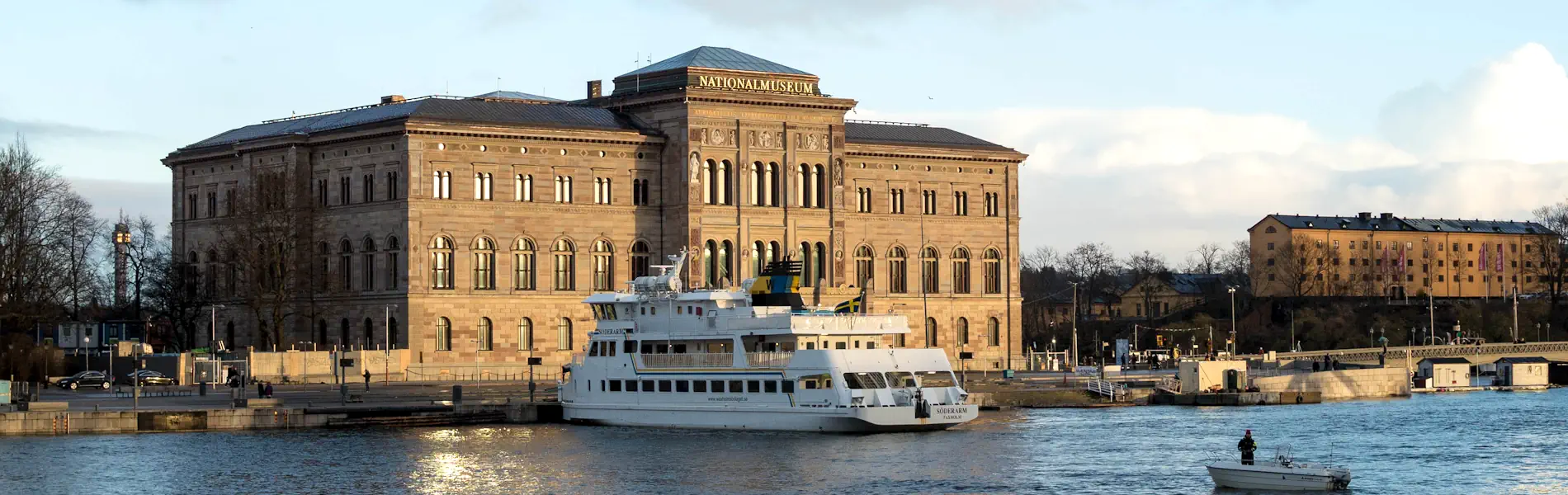 Nationalmuseum on Blasieholmen in central Stockholm, seen from the water. Photo: chas B (CC BY 2.0)